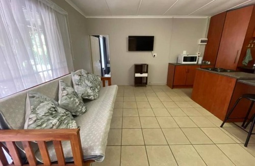 Fichardt Park House | Finch and Fern Guest house