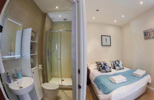 Finchley Church End Apartment | Finchley Central Spacious 3 bed triplex loft style apartment
