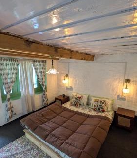 Banjar Hostel | Finding Clover