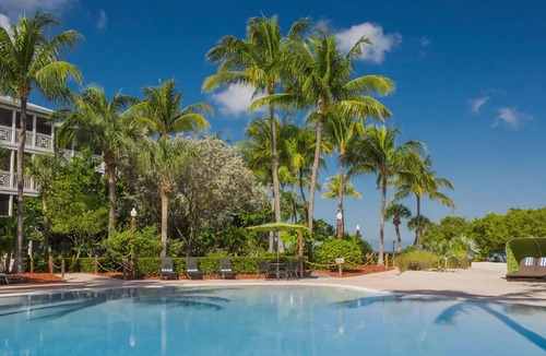 Key West House | 𝐅𝐢𝐧𝐝𝐢𝐧𝐠 𝐌𝐞𝐢𝐥𝐢 Beach House Resort + Amenities, 2-Bedroom
