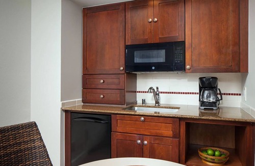 Lihue Resort | 𝐅𝐢𝐧𝐝𝐢𝐧𝐠 𝐌𝐞𝐢𝐥𝐢 Oceanfront Fun at Kauai Beach Club Resort+Amenities