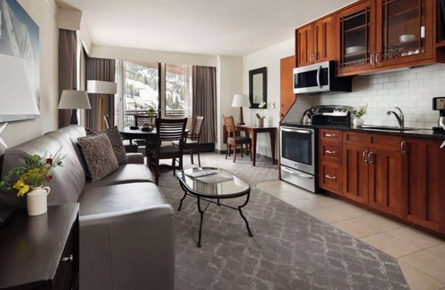Salt Lake Mountain Resorts Resort | 𝐅𝐢𝐧𝐝𝐢𝐧𝐠 𝐌𝐞𝐢𝐥𝐢’𝐬 SKI-OUT 𝐂𝐥𝐢𝐟𝐟 𝐂𝐥𝐮𝐛 𝐑𝐞𝐬𝐨𝐫𝐭+Amenities