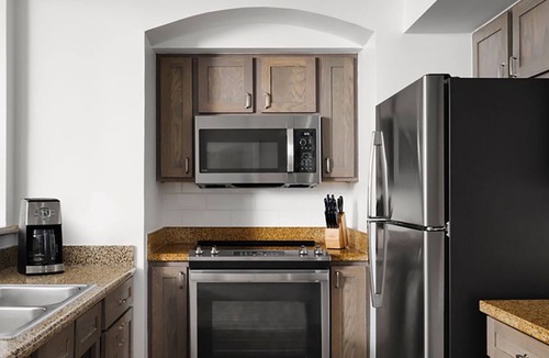 Palm Beach Shores Resort | 𝐅𝐢𝐧𝐝𝐢𝐧𝐠 𝐌𝐞𝐢𝐥𝐢-Beachfront Ocean Pointe Resort Oasis+Amenities. 3BR