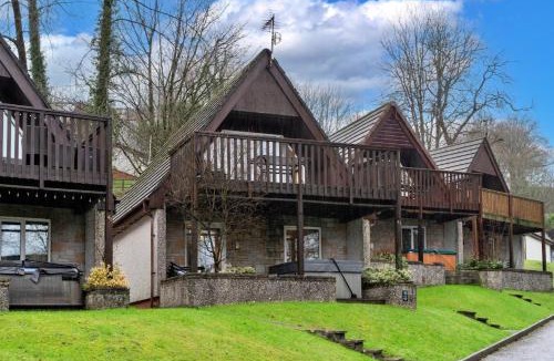 St. Ann's Chapel Ski Chalet | Finest Retreats - Toblerone Lodge