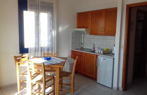 Kalamaki Hotel | Finikas Studios & Apartments - Kalamaki Holidays