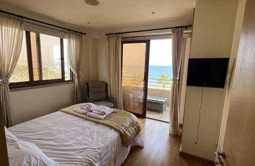 Larnaca City Centre Apartment | Finikoudes Beech front views Carisa Ithaki