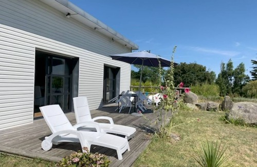 Cleder House | Finistere, Cleder, single storey house, large garden, 350m Kerfissien beach