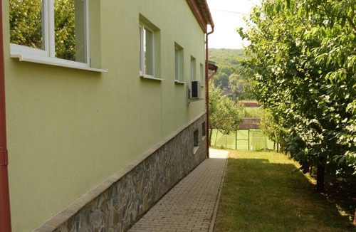 Livezeni Apartment | FinnApartman