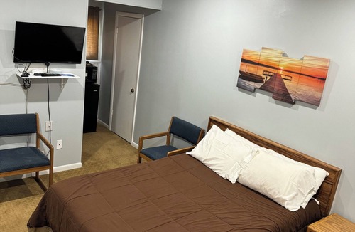 Downs Hotel | Fins and Feathers Lodge