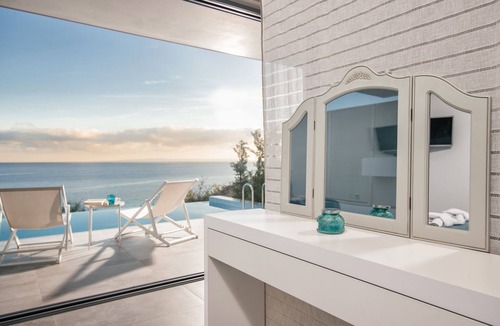 Xirokastello Villa | Fiore Suites