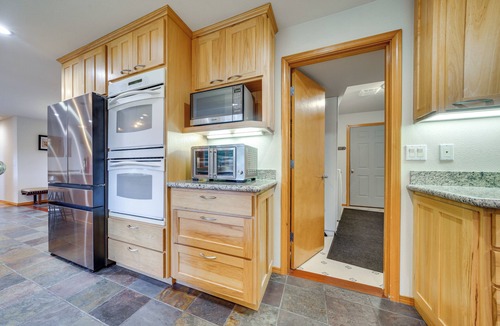 Puyallup House | Fire Pit, Chic Deck! Family-Friendly Puyallup Home