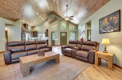 Pinetop House | Fire Pit + Deck: Airy Cabin Near Pinetop Lakes