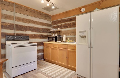 Townsend Apartment | Fire Pit & Deck! Cozy Smoky Mtn Retreat on River