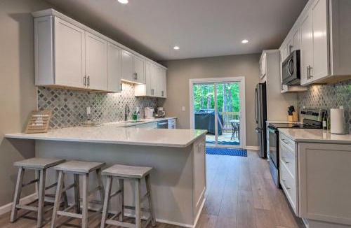 Milledgeville House | Fire Pit & Dock: Waterfront Lake Sinclair Getaway!