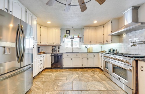 North East House | Fire Pit + Game Room: North East Family Retreat!