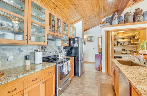 Thayne House | Fire Pit & Games! 10-Acre 'Majestic Mountain Home'