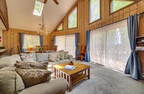 Greentown House | Fire Pit & Games! Prow Chalet; Mins to Lake Wally!