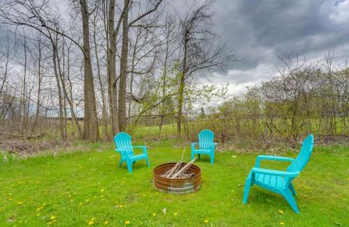 Port Huron House | Fire Pit & Grill! Spacious Port Huron Home By Dtwn