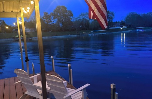 Estill Springs House | Fire Pit, Hot Tub, Dock, & Game Room @ Tim's Ford