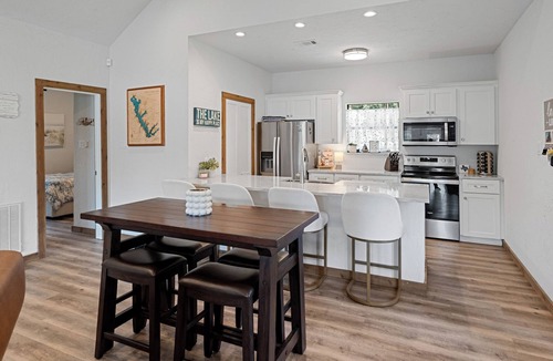 Leisure Land House | Fire Pit, Lake Views, Blackstone + Private Dock
