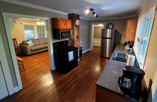 Silver Point House | Fire pit & pet friendly – Peaceful country retreat near waterfalls and lakes.