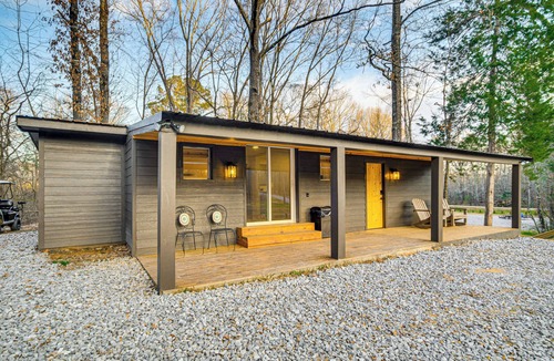Tougaloo Cabin | Fire Pits + Gazebo: Lakefront Escape in Terry!