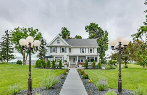 Mount Horeb House | Fire Pits, Views & Yard: Luxe Mt Horeb Getaway!