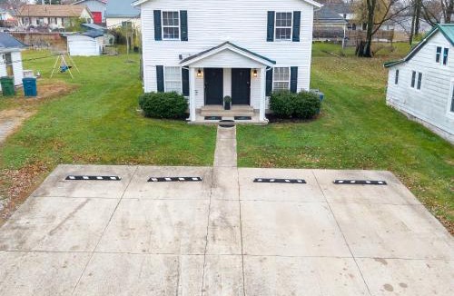 Dry Ridge House | Fire Ring Private Parking King Beds - Near Ark
