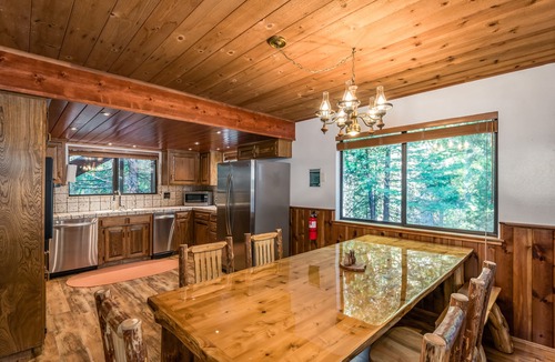 Fish Camp Cabin | Firefall Lodge - 2 miles from Yosemite National Park!