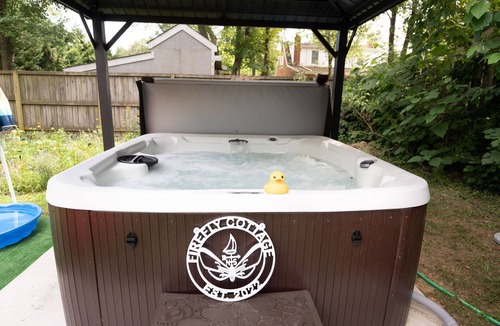 Cape Saint Claire Cottage | Firefly Cottage at the Cape, Hot Tub, Community beach enjoy summer USNA visits.