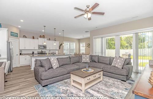 Crescent Beach House | Firefly Cottage