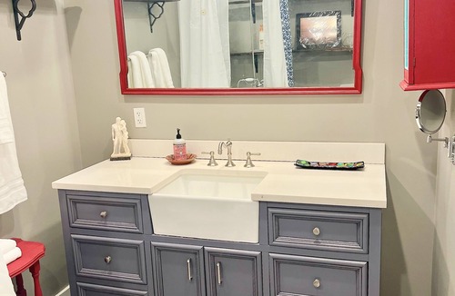 Jefferson House | Firefly Hill - Renovated farmhouse with large backyard - sleeps 8