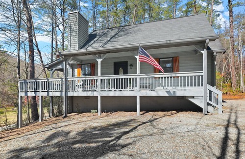 Sautee Nacoochee House | Firefly Lodge -4 bedroom cabin minutes from Helen-Pet Friendly, Hot Tub, Firepit