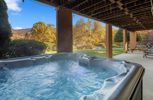 Maggie Valley Cabin | Firefly Ridge/Hot Tub/Views