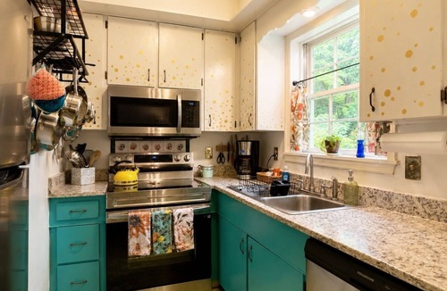 Winterville Cottage | Firefly Trail Cottage King Bed Screened Porch