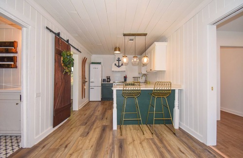 Jacksons' Gap House | Firelight Cabin Retreat, Firelight Cabin- Cozy 3br Lakefront Cabin Retreat