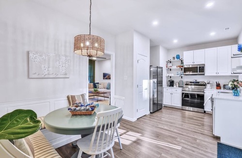 Millville House | Firepit BBQ Hot Tub King Full Kitchen SmartTV Pets
