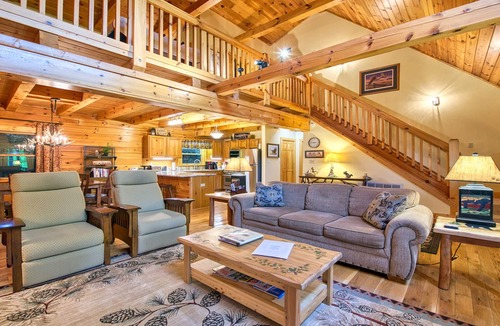 Waynesville Cabin | Firepit, Cozy, High-Speed Wi-Fi, 3 bedrooms!