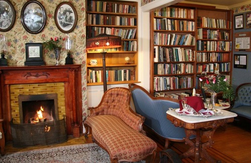Pacific Grove Cabin | Fireplace/1880square tube brass KINGBED/1920triple bow front dresser/clawfoot
