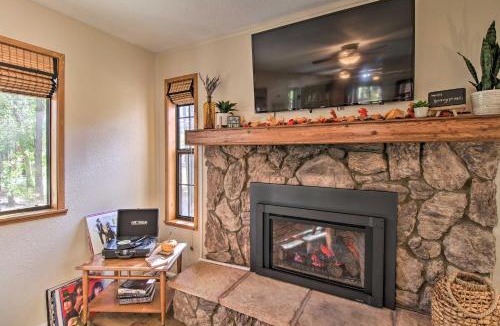 Pinetop House | Fireplace, Deck & Grill: Pinetop Cabin Rental!
