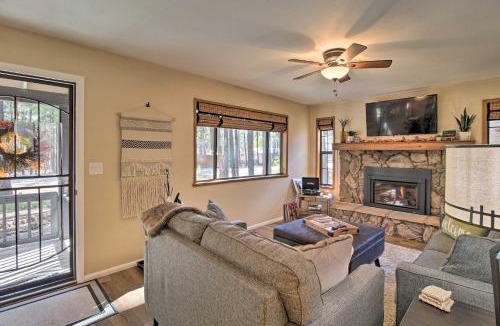 Pinetop House | Fireplace, Deck & Grill: Pinetop Cabin Rental!