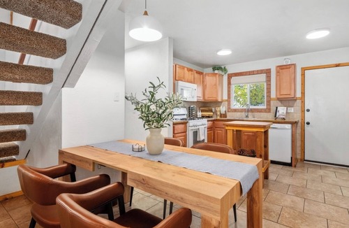 Big Bear Cabin | Fireplace, Fire pit, BBQ, 3bd, 2bath, near Oktoberfest