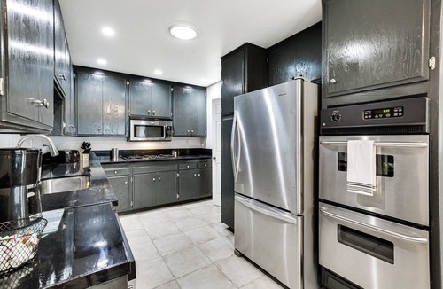 Spring Valley Cottage | Fireplace, Hot Tub, Patio & Bbq: San Diego Home