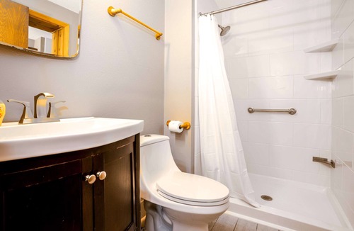 Elkhorn House | Fireside Charm on Strawberry Hill – A Tranquil Escape! Hot Tub, Pet Friendly
