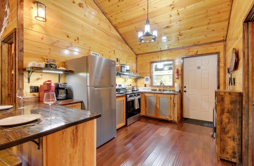 Campton Cabin | Fireside Evenings: Red River Gorge Gem w/Hot Tub