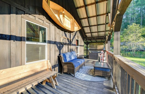 Campton Cabin | Fireside Evenings: Red River Gorge Gem w/Hot Tub