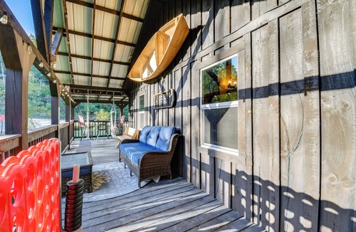 Campton Cottage | Fireside Evenings: Red River Gorge Gem w/Hot Tub