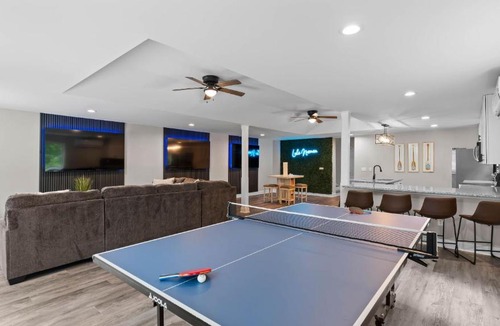 Mooresville House | Fireside Fun by AvantStay