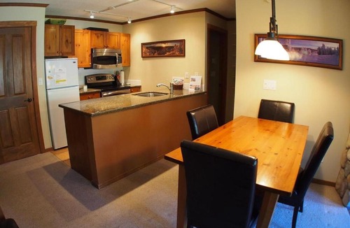Sun Peaks Cabin | Fireside Lodge #409