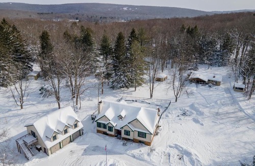 Oakland House | Fireside Pointe